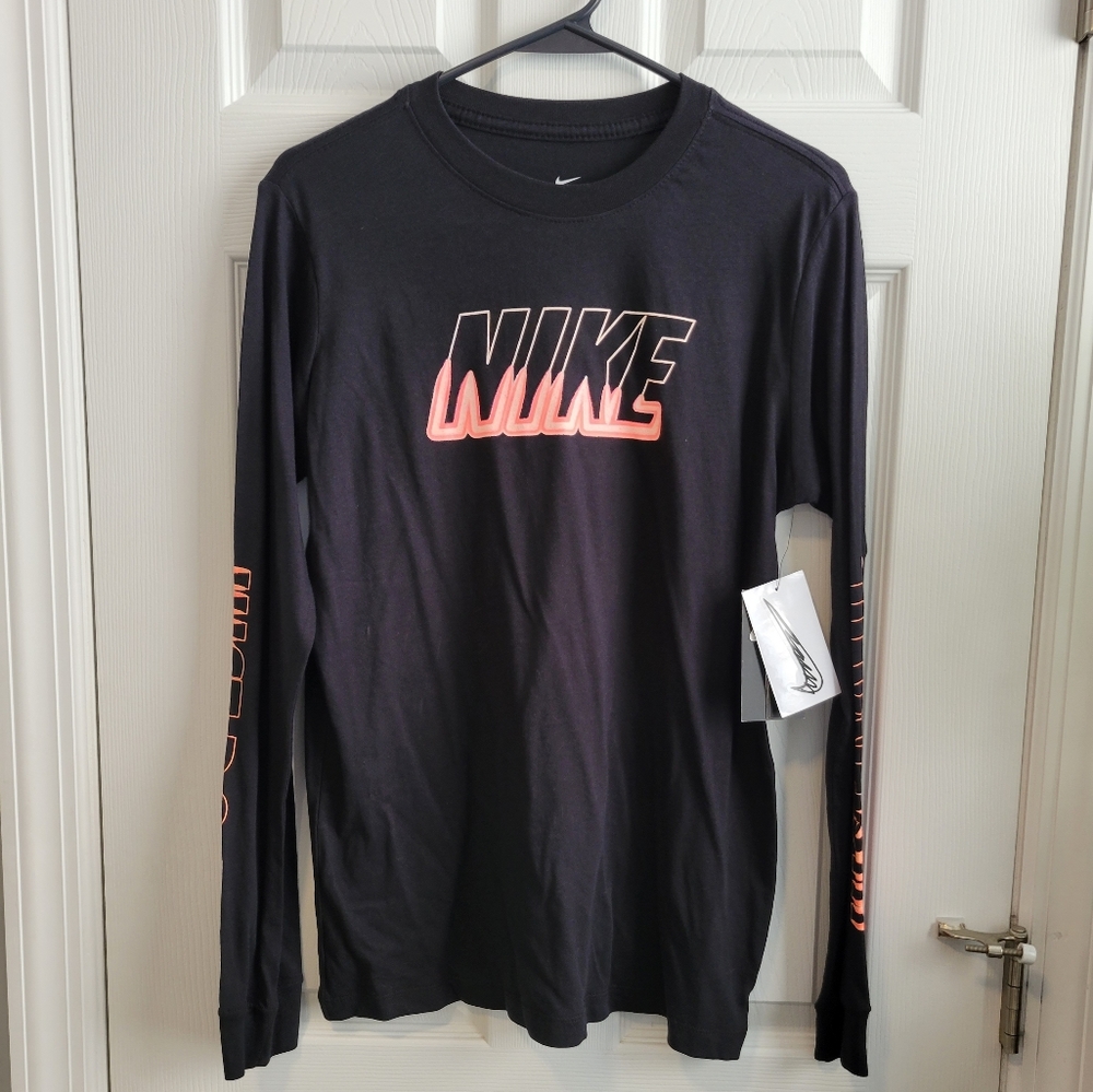 NIKE Youth XL Long Sleeve
